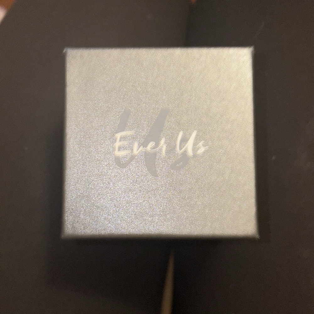 Ever Us ring size 5.5. Beautiful ring. - Picture 9 of 13
